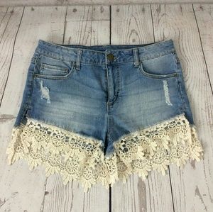 ***DesignLab*** Jean shorts with lace detail.